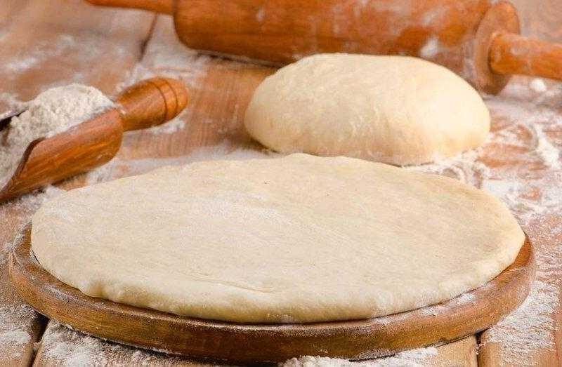 como fazer massa de pizza caseira de maneira fácil