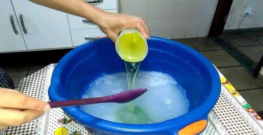 Como fazer água sanitária doméstica