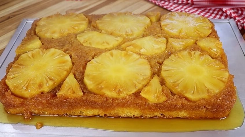 receita bolo de abacaxi em rodelas