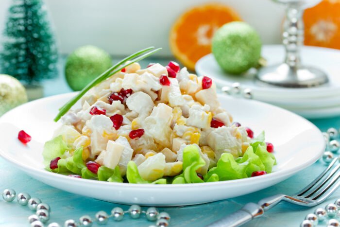 salada de frango com abacaxi e queijo