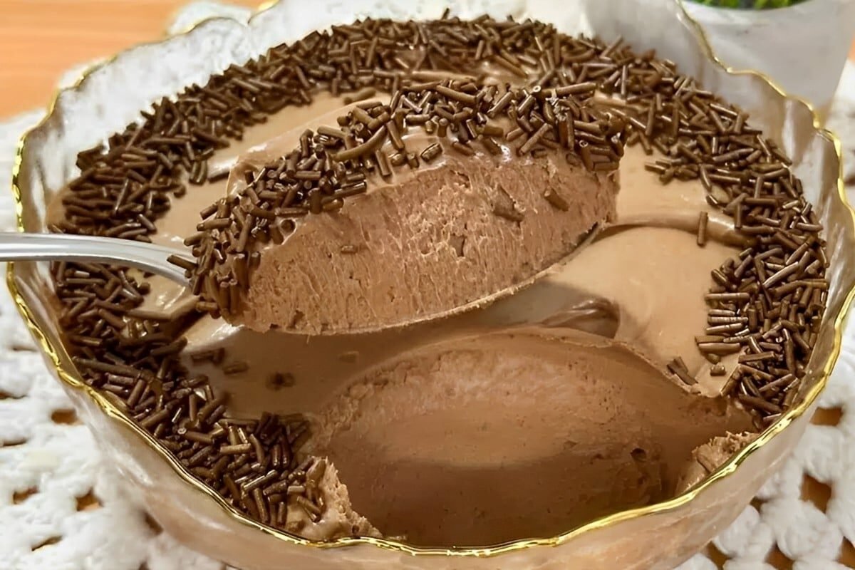 mousse de brigadeiro aerado e delicioso para agradar toda a