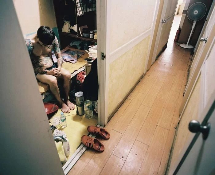 1665118262 877 Fotografo retrata a realidade das pessoas que moram em apartamentos