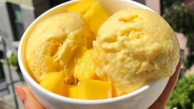 sorvete de manga caseiro com a fruta saudável e fácil
