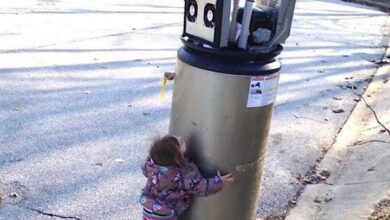 Vídeo mostra menininha confundindo aquecedor abandonado com robô