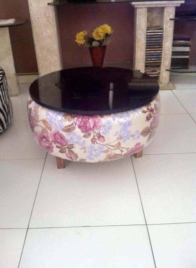 mesinha com pneu forrada mesinha com pneu forrada