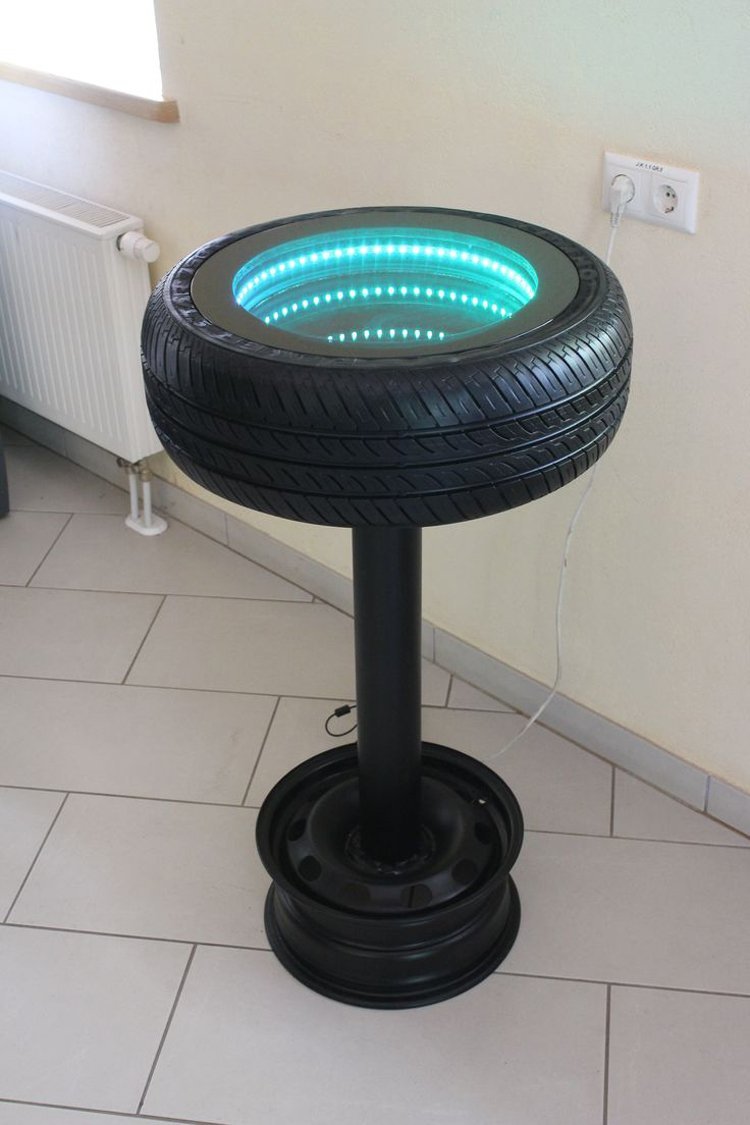 mesinha com pneu com luz mesinha com pneu com luz
