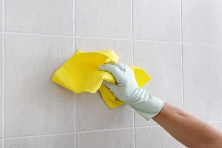 1498994117 217 como limpar azulejos sem esforco com um truque simples e caseiro