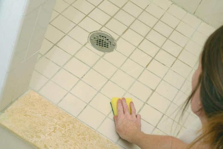 1498994118 282 como limpar azulejos sem esforco com um truque simples e caseiro