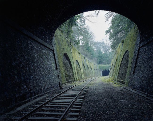 a estação de trem ceinture petite, paris