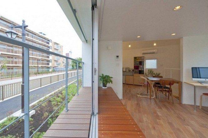 Casa minúscula em formato triangular esconde interior impressionante s