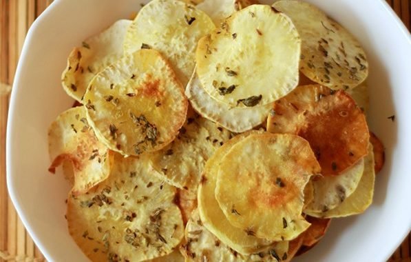 Como fazer chips de batata doce Chips de batata doce assada 597x380 1 Como fazer chips de batata doce
