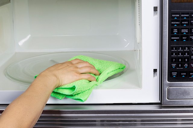 Como tirar mau cheiro do micro-ondas