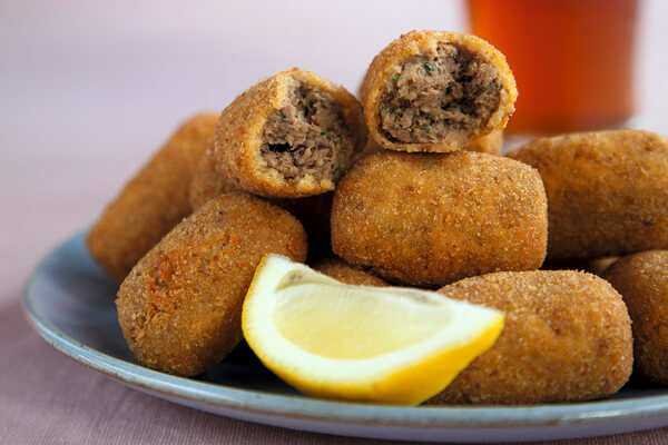 Croquete de carne sequinho e crocante