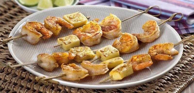 Espetinho de Camarão com Queijo ra