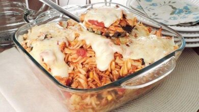 Macarrão de forno com molho de frango cremoso