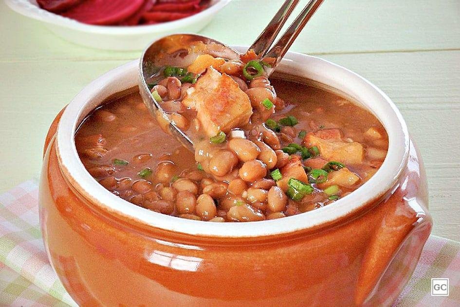 Macetes do feijão perfeito: como temperar, deixar caldo grosso e mais truques ótimos!