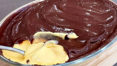 Mousse de maracujá com chocolate que derrete na boca a sobremesa perfeita para o final de semana