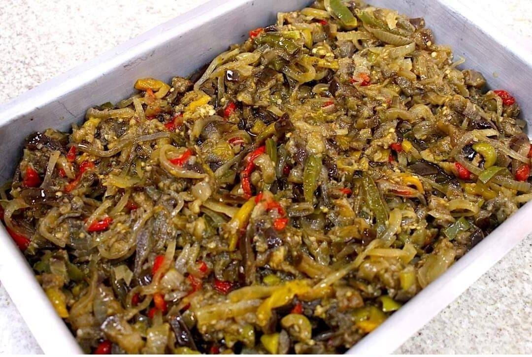 Caponata de berinjela fácil uma entrada deliciosa para servir com pães e torradas