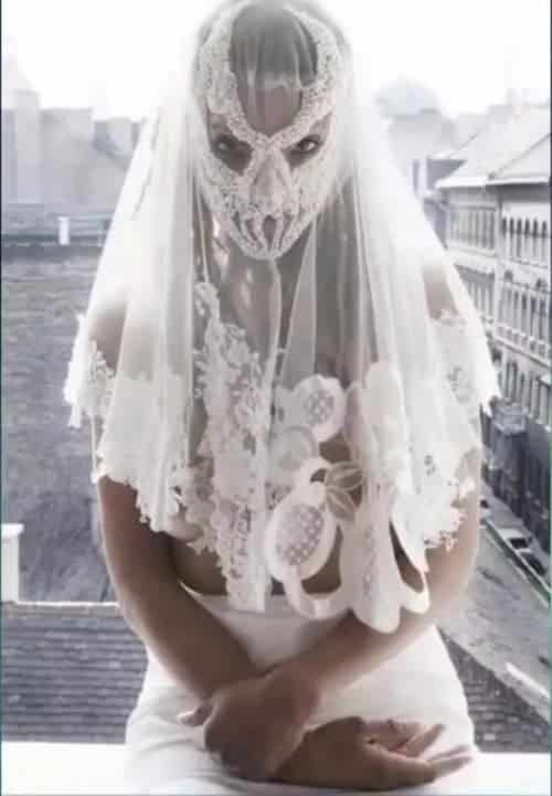 14 Vestidos de noiva que nunca deveriam ter sido usados