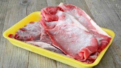 Aprenda como descongelar carne em casa t