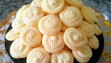que desmancha na boca é só misturar os ingredientes modelar e assar