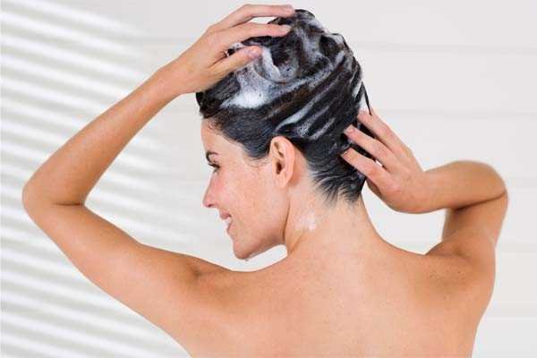 É isso que acontece quando você usa o condicionador antes do shampoo