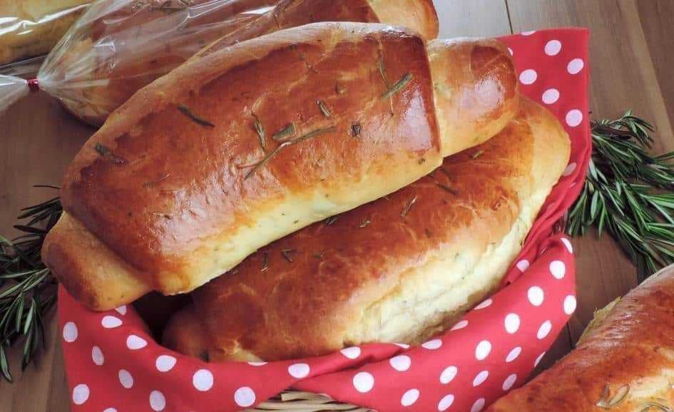 Pão caseiro com ervas