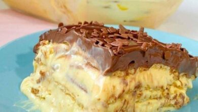 Pavê de mousse de maracujá com chocolate