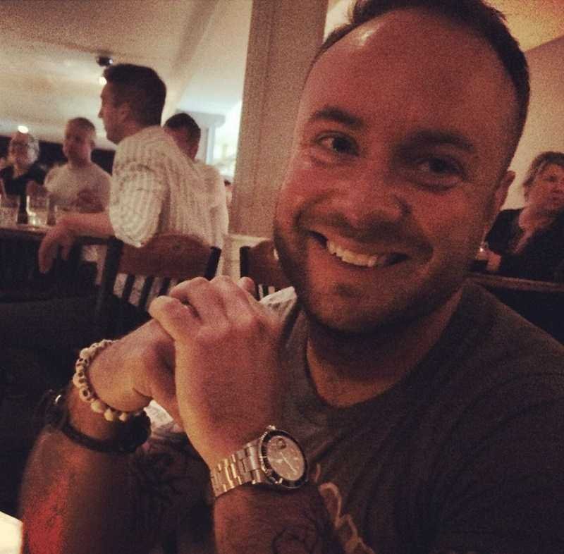 Por que este homem divorciado ainda envia flores para a ex? O motivo vai deixar você impressionado