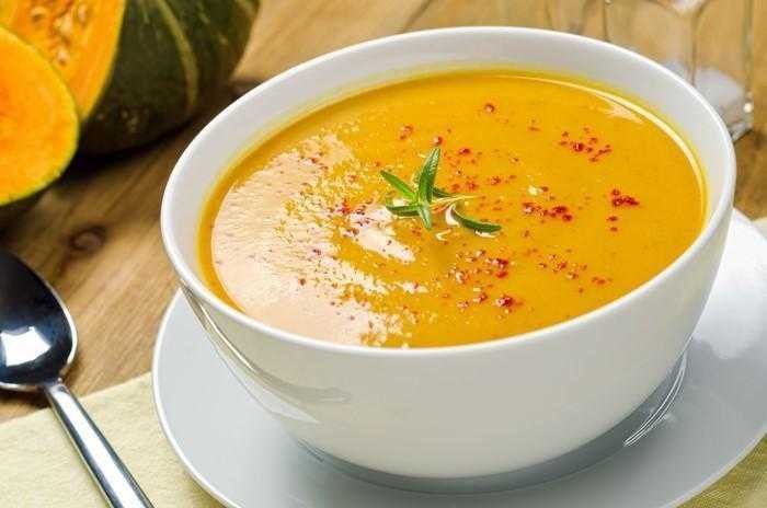 Sopa de abóbora e gengibre para perder peso
