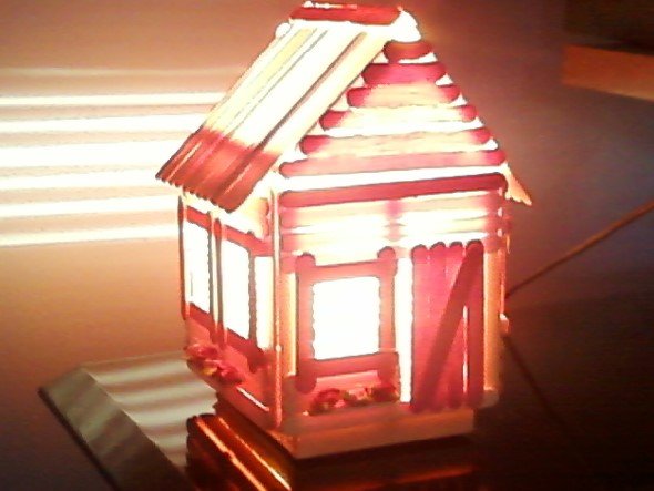 1502904323 687 diy como fazer uma luminaria com palitos de picole