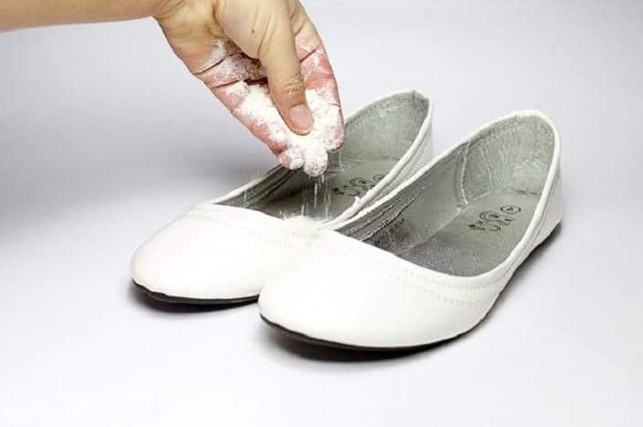 5 truques para eliminar o mau cheiro dos sapatos rapidinho