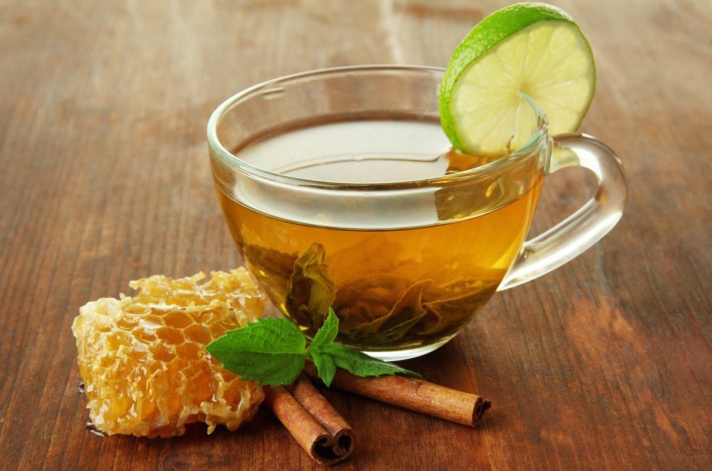 Cha de mel com limao para ajudar a eliminar bronquite