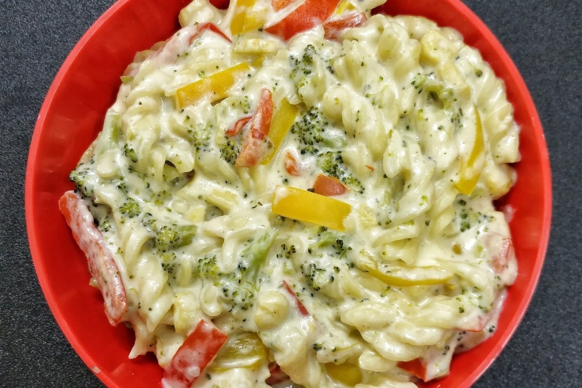 Macarrão ao molho branco