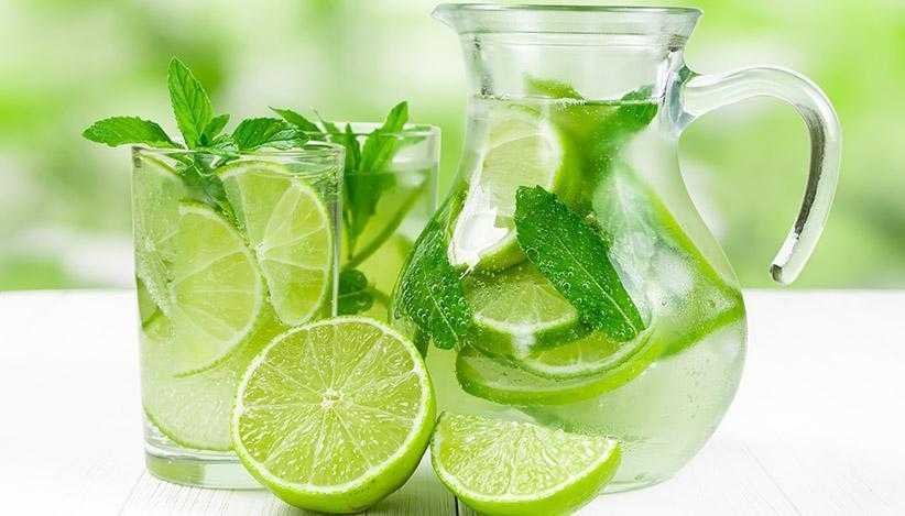 Suco de limão e hortelã
