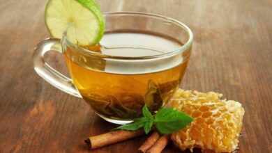 Chá de mel com limão para ajudar a eliminar bronquite (e como fazer)