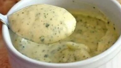 Quando faço esse Creme de Alho Cremoso aqui em casa, não sobra nem pra contar história