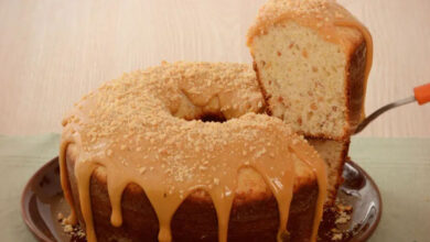 Bolo de paçoca com cobertura