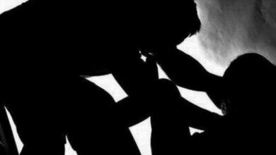 Pai tenta estuprar filha lésbica para fazê-la ‘virar mulher’