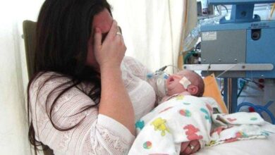 ‘Meu bebê entrou em coma por um erro ao amamentar’, alerta mãe