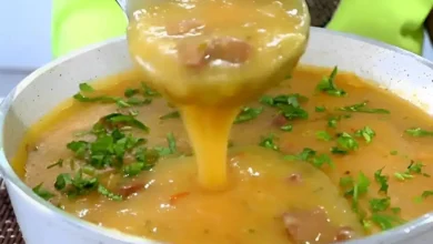 Caldo de mandioca com calabresa, aqueça seu almoço com esse sabor